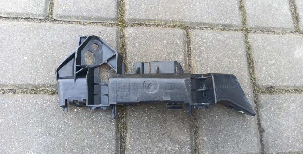 Купити Opel crossland x напрямна бампера правий перед 13477182