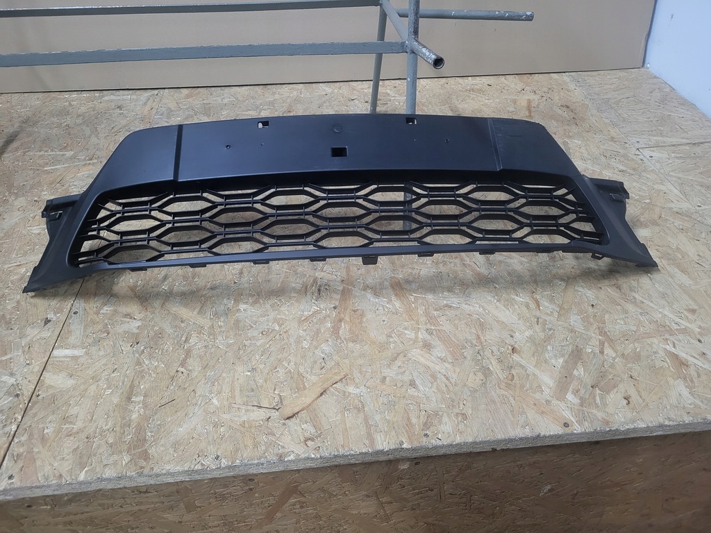 фото №8, Dacia sandero ii 2 lift stepway решітка бампера передній перед