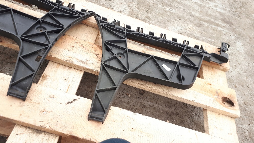 фото №10, A4 b8 s4 направляющая бампера задняя sedan левый правый kpl