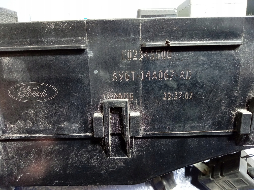 Volvo v40 2 коробка предохранителей av6t-14a067-ad с Разборки