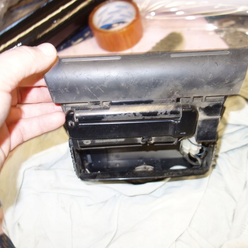 фото №1, Audi a6 s6 c5 4b 1998 с передний пепельница панели приборной панели