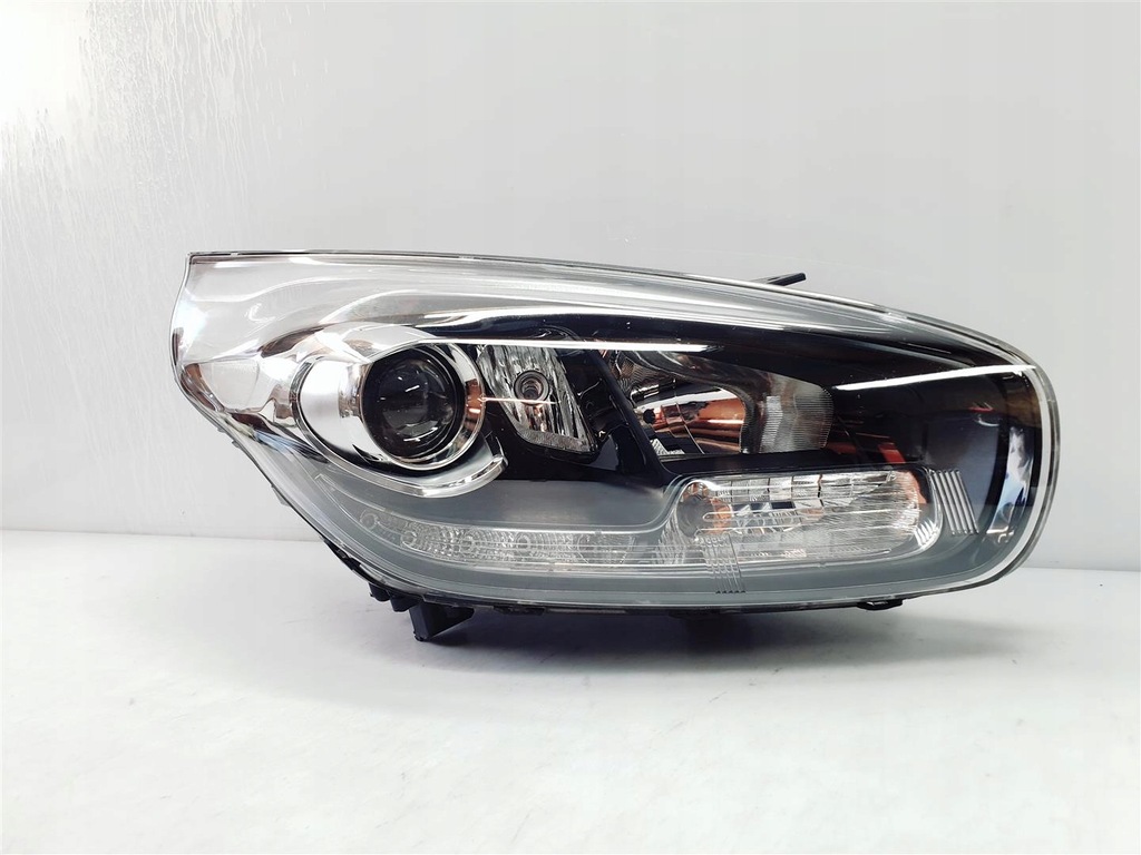 фото №1, Kia carens 4 iv 13+ правая лампа перед линза led