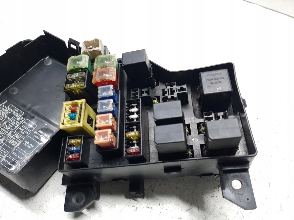 фото №4, Коробка предохранителей volvo v40 1.9 td