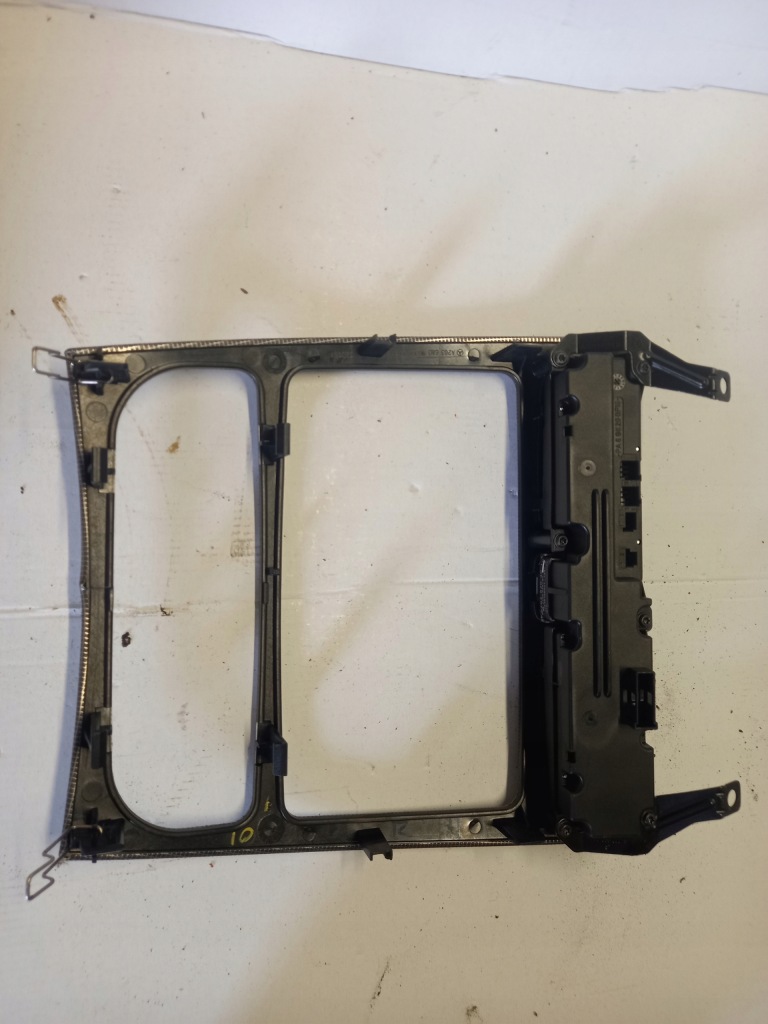 фото №2, Панель рамка средняя радио mrcedes w203 203820410