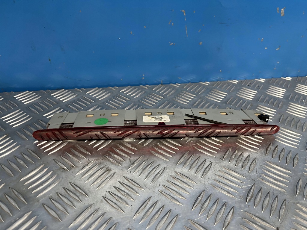 фото №1, Mercedes w251 третий свет стоп-сигнал a2518200156