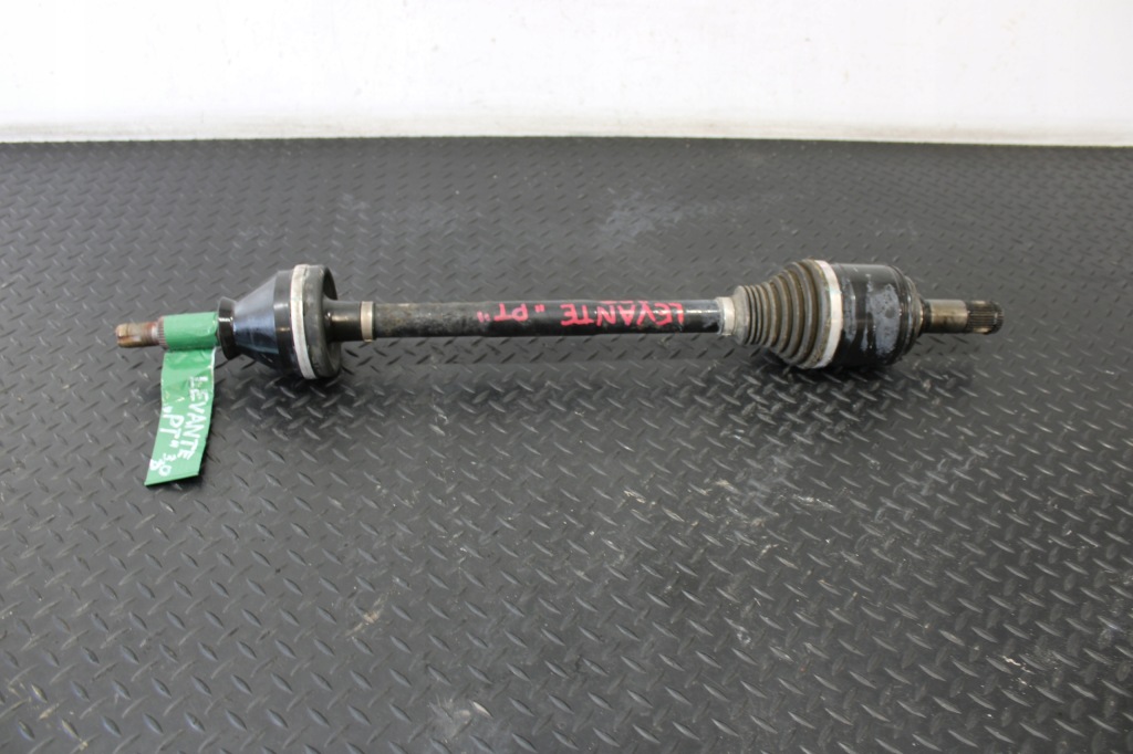 Купить Приводной вал półośka правый  задняя maserati levante m161