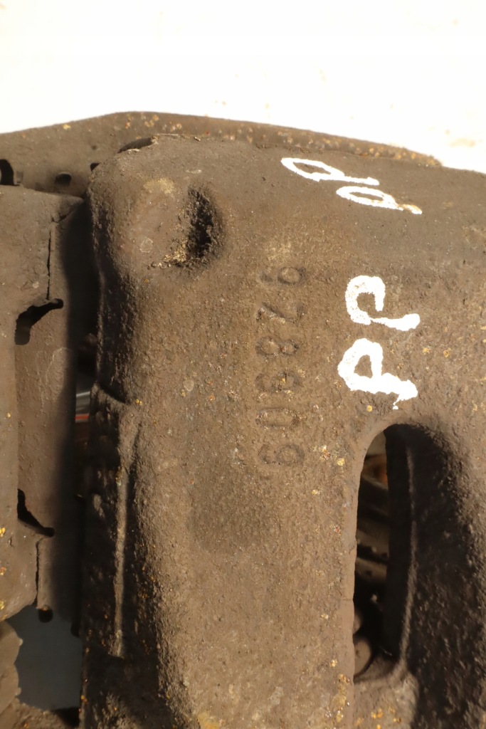 фото №8, Суппорт тормоза правый перед mercedes vito w447