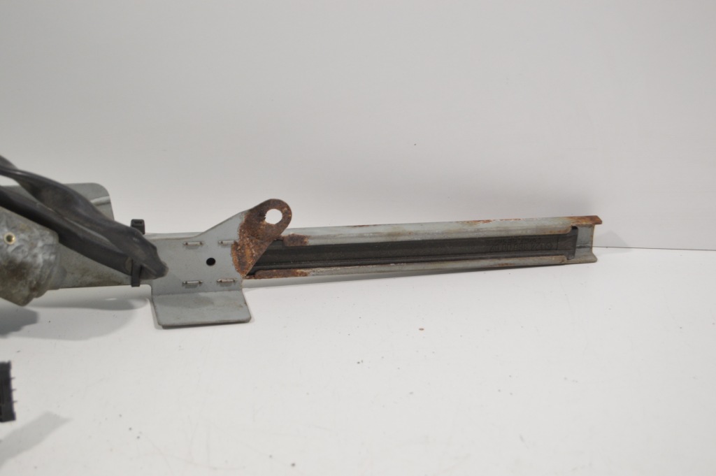 Купить Podajnik поперечина правый mercedes w124 кабриолет  купе 1248600604 1137020030