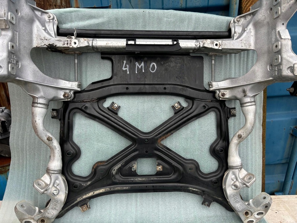 фото №1, Подрамник audi q7 q8 4m0