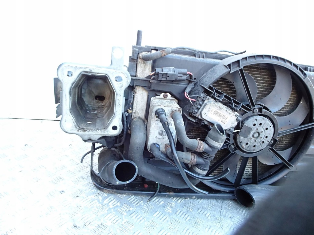 фото №7, Pas передний радиатор kpl. volvo v50 s40 ii lift 07-12 r. 2.0 d3 автоматическая коробка передач