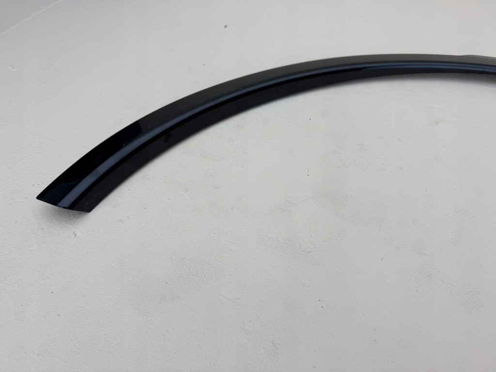 фото №11, Land rover discovery 5 v 16r- молдинг крыла правый перед правая hy3m-16a074