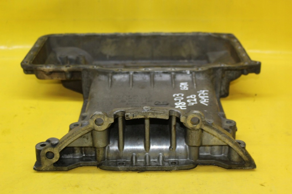 Поддон масляная a8 d3 4.2 b bfm 077103603ad в Украине