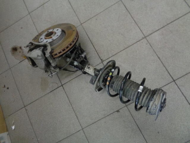 фото №1, Mcperson поворотный кулак правая peugeot 308 iii t10 1.5 blue hdi 2022 rok