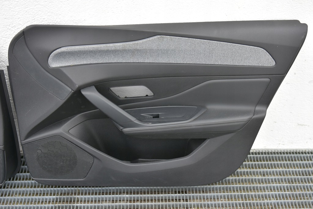 фото №6, Peugeot 308 iii t10 21- kombi обшивка дверь левый правый перед задняя