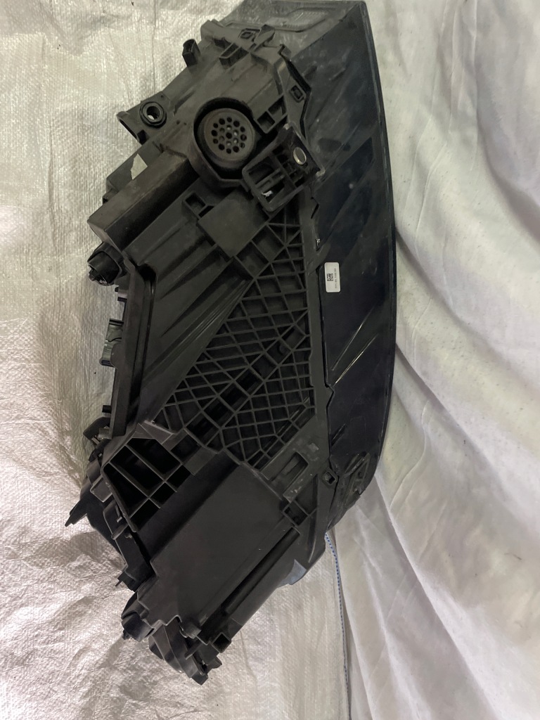 Фара q7 matrix 4m0 941035 ліва в Україні