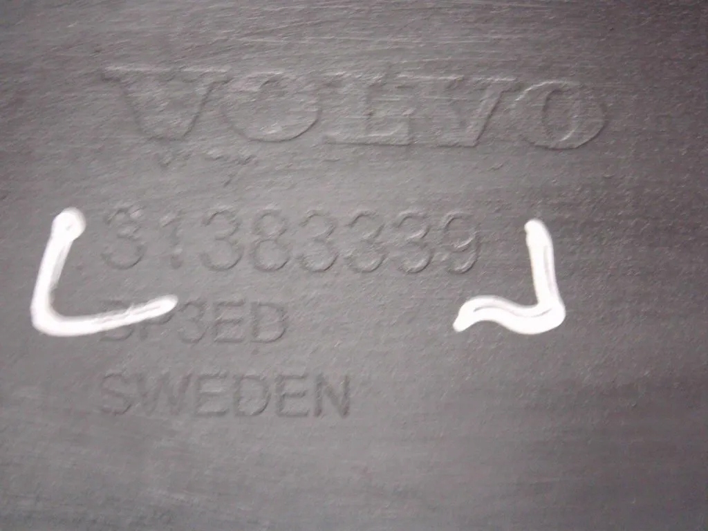 фото №9, Volvo v90 cross country накладка бампера задняя