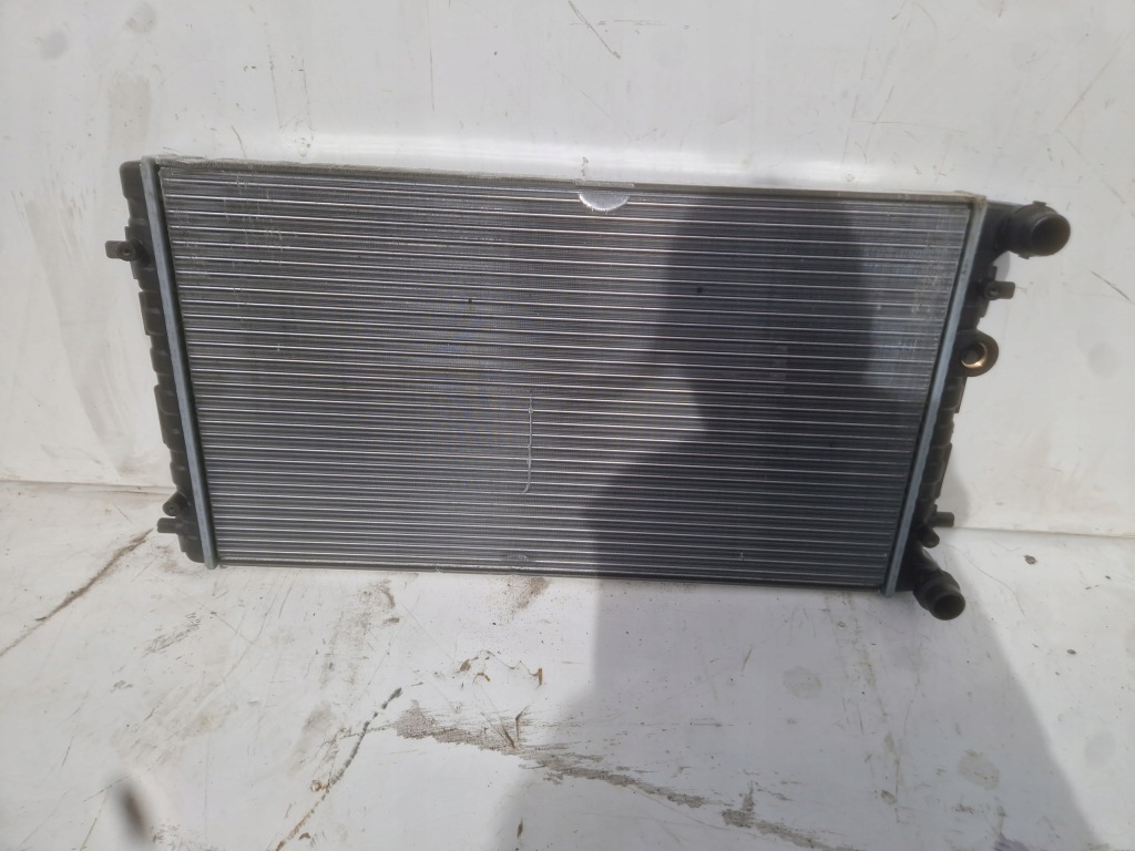 Купить Vw new beetle радиатор двигателя воды 1c0121253a