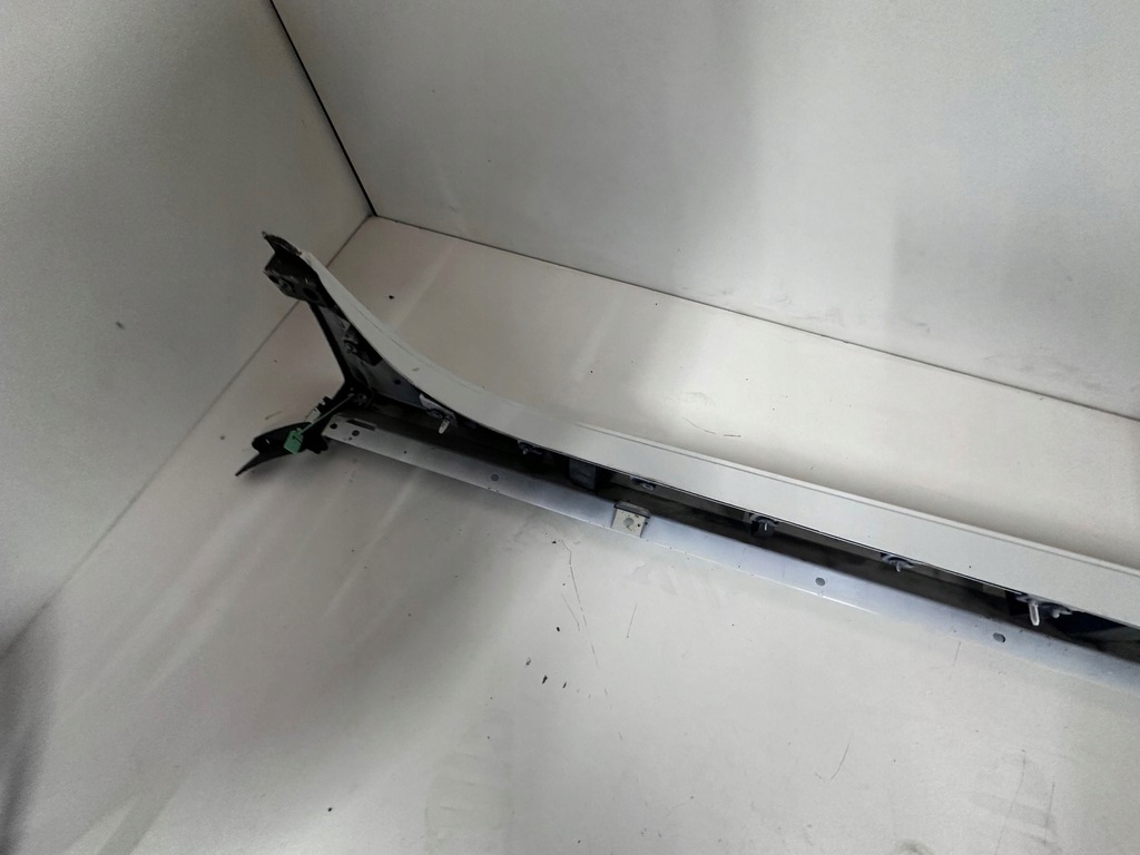 фото №7, Jaguar xe ліва сторона молдинг поріг бічна ліва r-sport