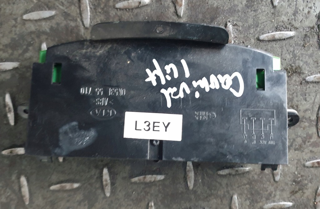 фото №2, Годинник kia carnival i lift