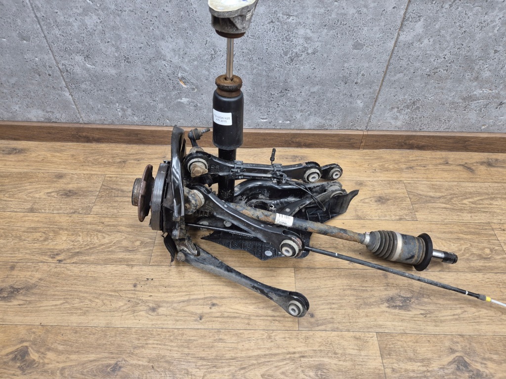 Купити Bmw f32 поворотний кулак правий задній задня комплектна амортизатор привідний вал важелі 7609352