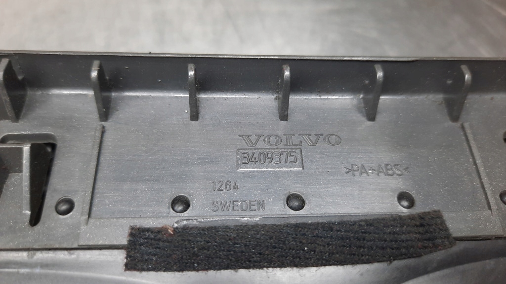 фото №7, Решётка обдув правая volvo s60 v70 ii 3409375