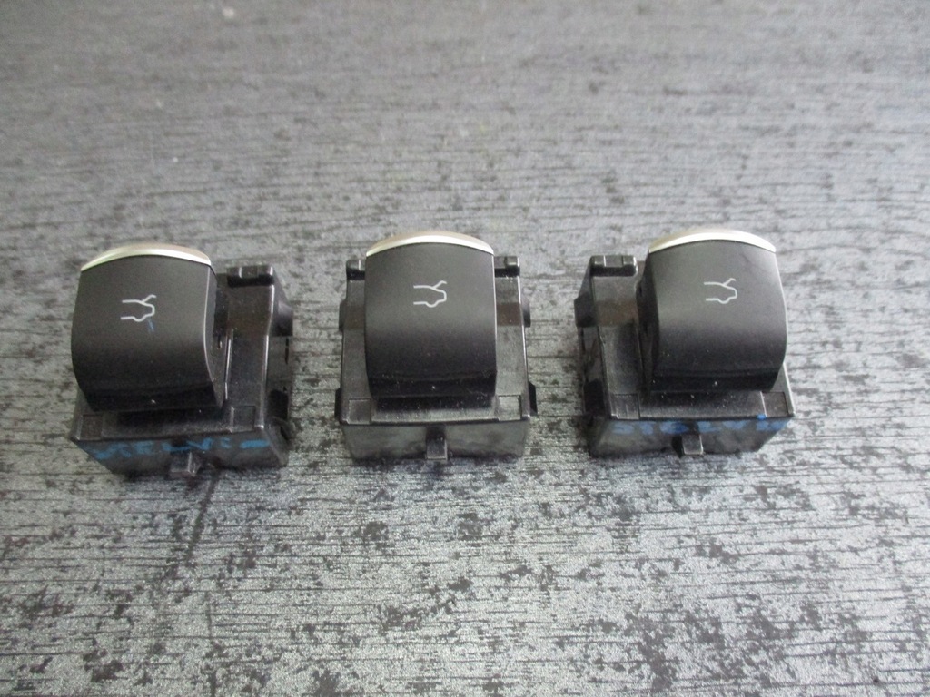 фото №1, Переключатель крышки alfa romeo stelvio 01561170210