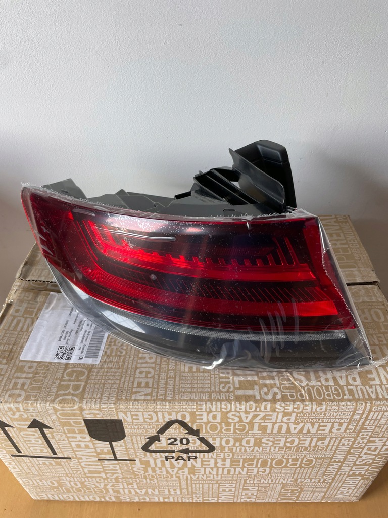 фото №1, Лампа задняя renault megane iv левая 265558061r