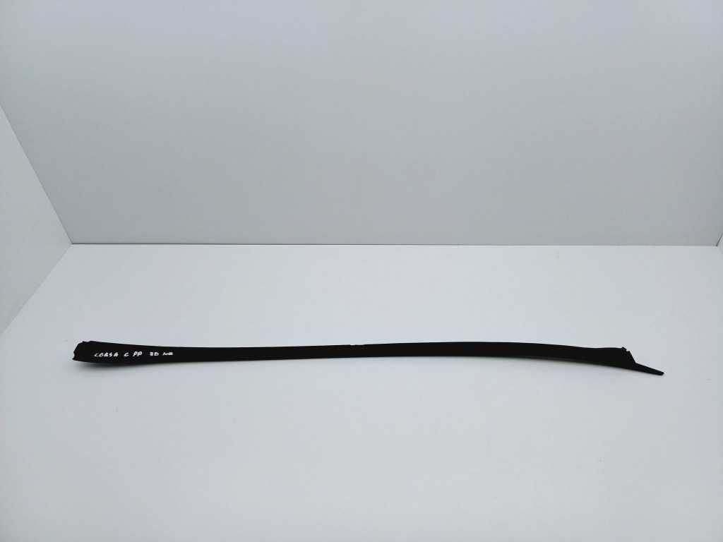 Молдинг скло лобове правий перед opel corsa c 3d hb 316219989 nr315 Київ