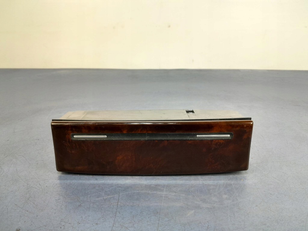 фото №1, Audi a8 d3 lift пепельница 4e0857951c