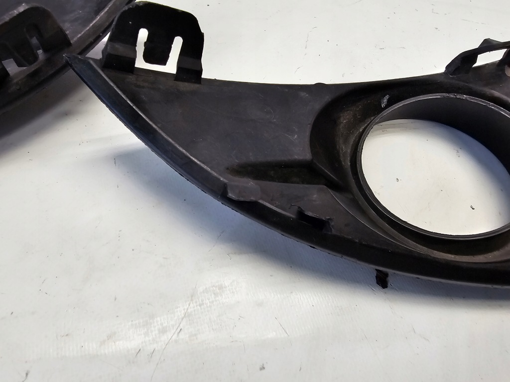 Решётка бампера левая правый  перед renault scenic 2 рестайлинг  2006-2009 Недорого