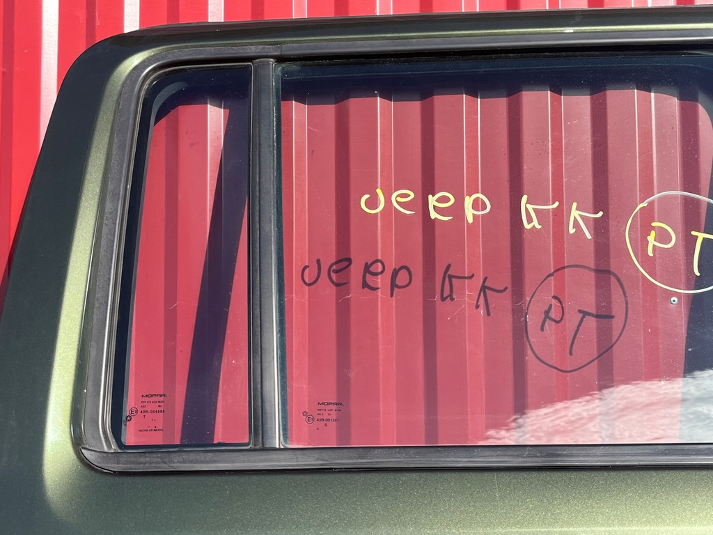 фото №9, Jeep cherokee liberty kk дверь правый задняя оригинал ładne