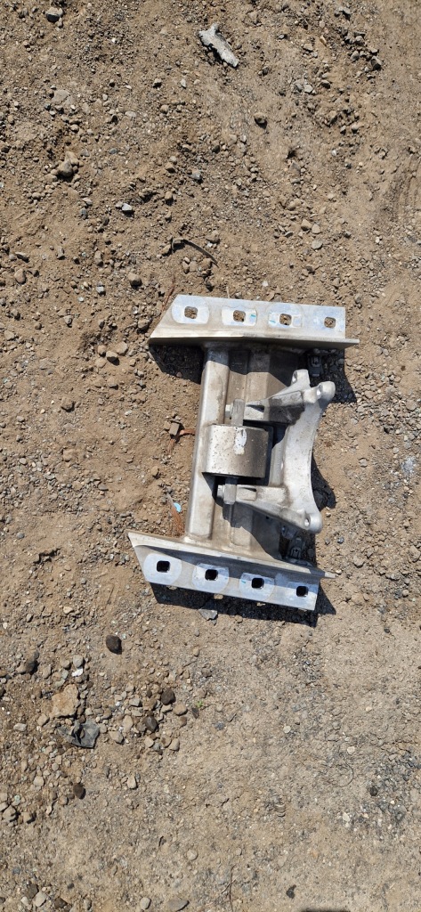 фото №1, Mercedes sl w231 кронштейн коробки передач