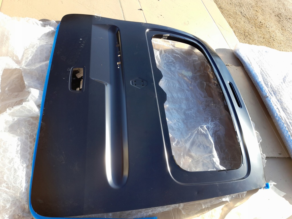 Крышка багажника задняя задний  renault kangoo 2 3 оригинал  новая Оригинал