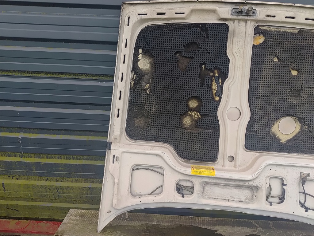 Купити Porsche 924 капот