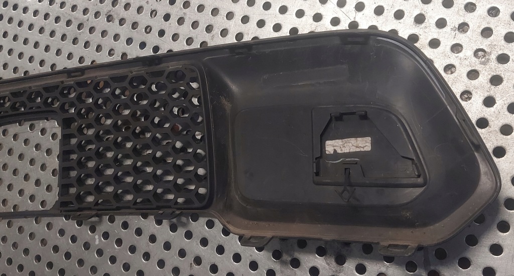 Jeep grand cherokee wk2 17-21r overland решітка радіатора решітка бампера нижня Недорого