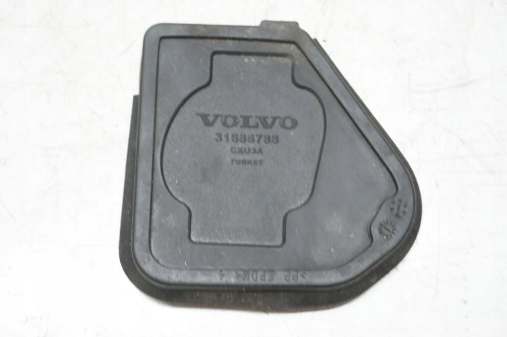 фото №1, Защита заглушка правая volvo xc60 ii b4