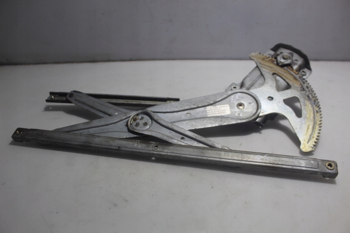 фото №1, Механизм окон правый задняя corolla verso e120