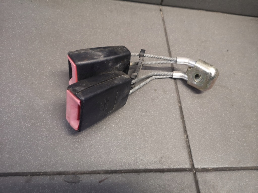 Купить Audi a8 d2 4d0857739h клипса поперечина заднего