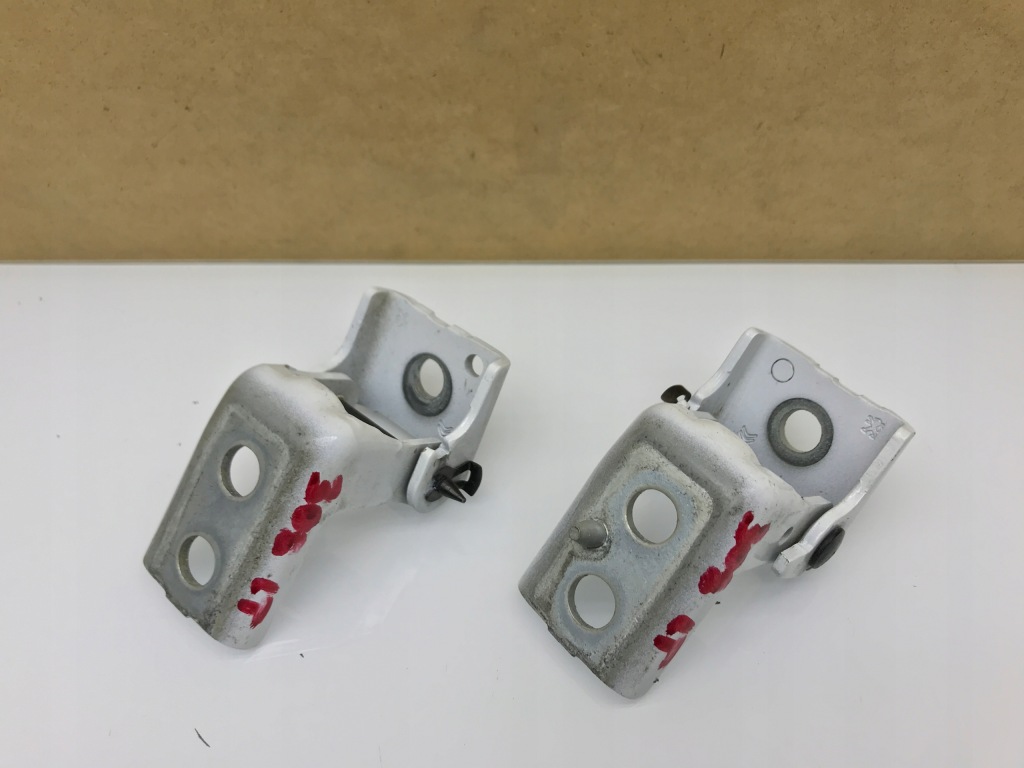 фото №1, Peugeot 308 t9 ii петля петли дверь левый задняя