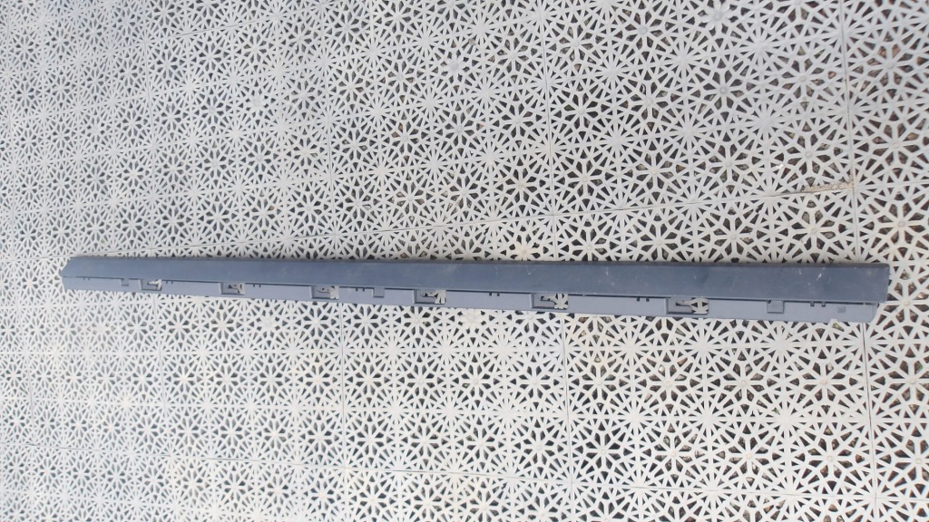 Купить Молдинг дверь левая задняя vw passat b8