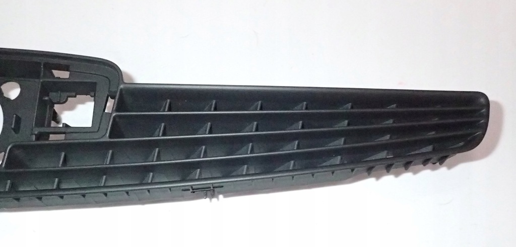 фото №9, Решітка обдув панелі audi rs3 a3 s3 8p 8p0819635