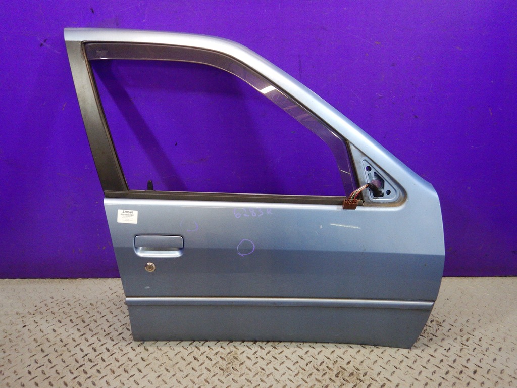 фото №1, Peugeot 306 5d hb дверь перед передние правое