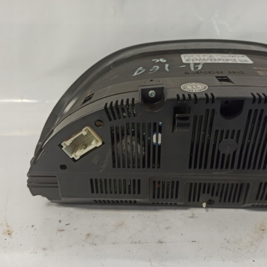 Mercedes w169 счетчик приборы a1695400848 Оригинал