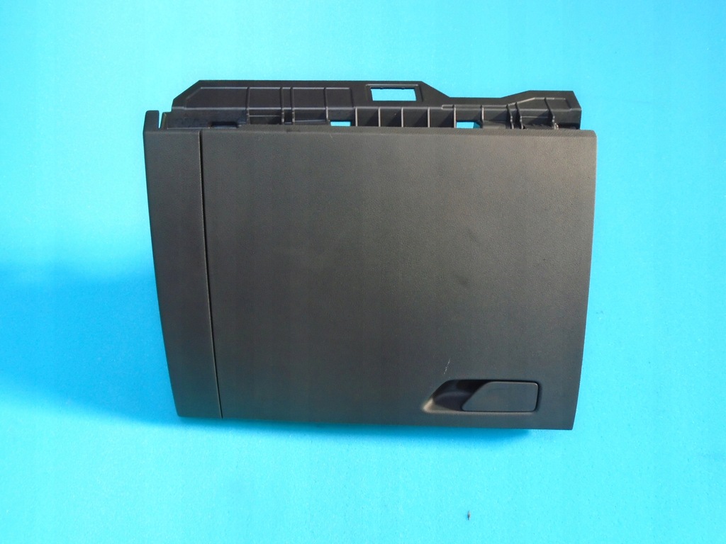 фото №1, Skoda scala бардачок пассажира консоли eu