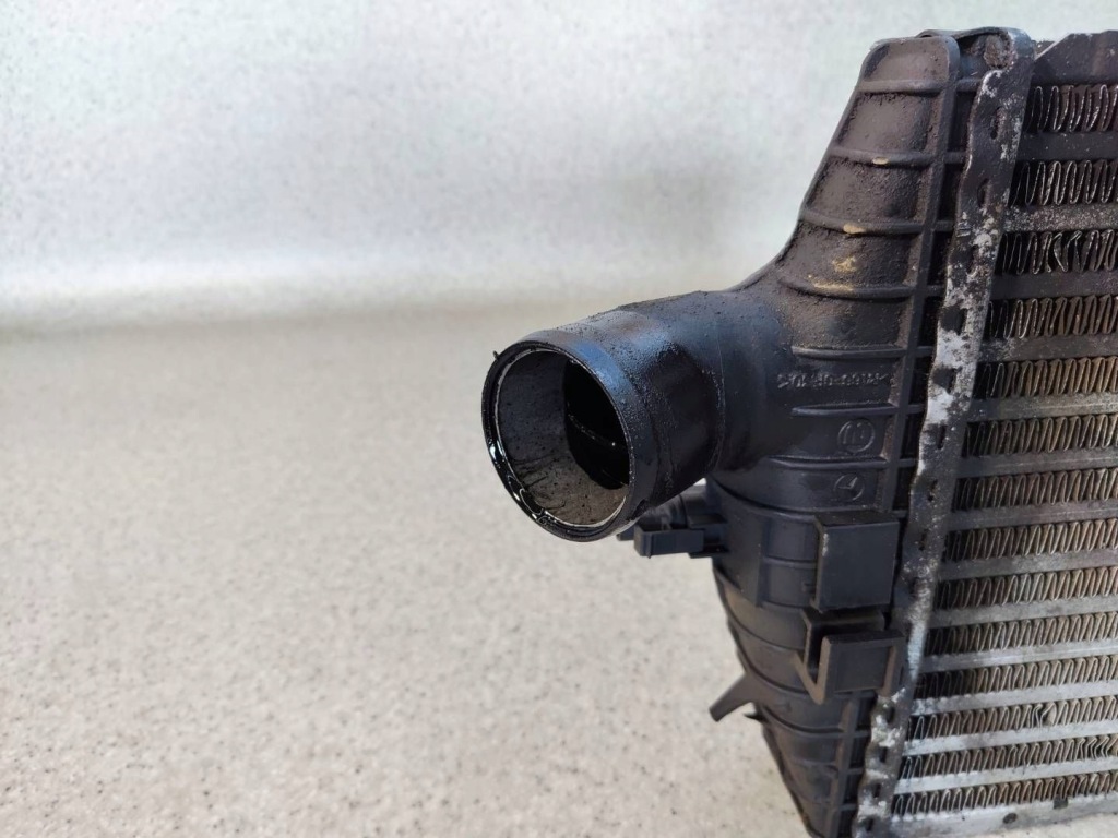 Радіатор повітря інтеркулер mercedes vito w638 2.2 cdi в Україні