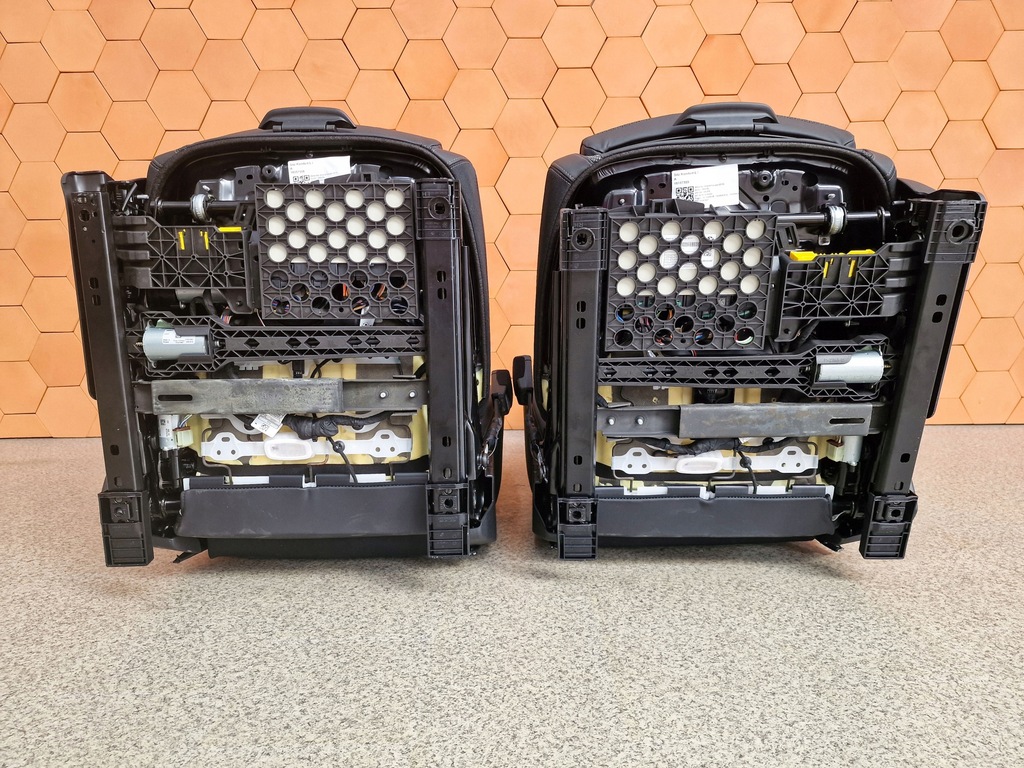 фото №15, Bmw 8 g16 салон сидіння чорні шкіра merino вентиляція bowers шторка