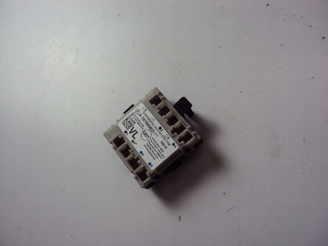 фото №1, Mercedes w213 w205 w222 модуль датчик дверь