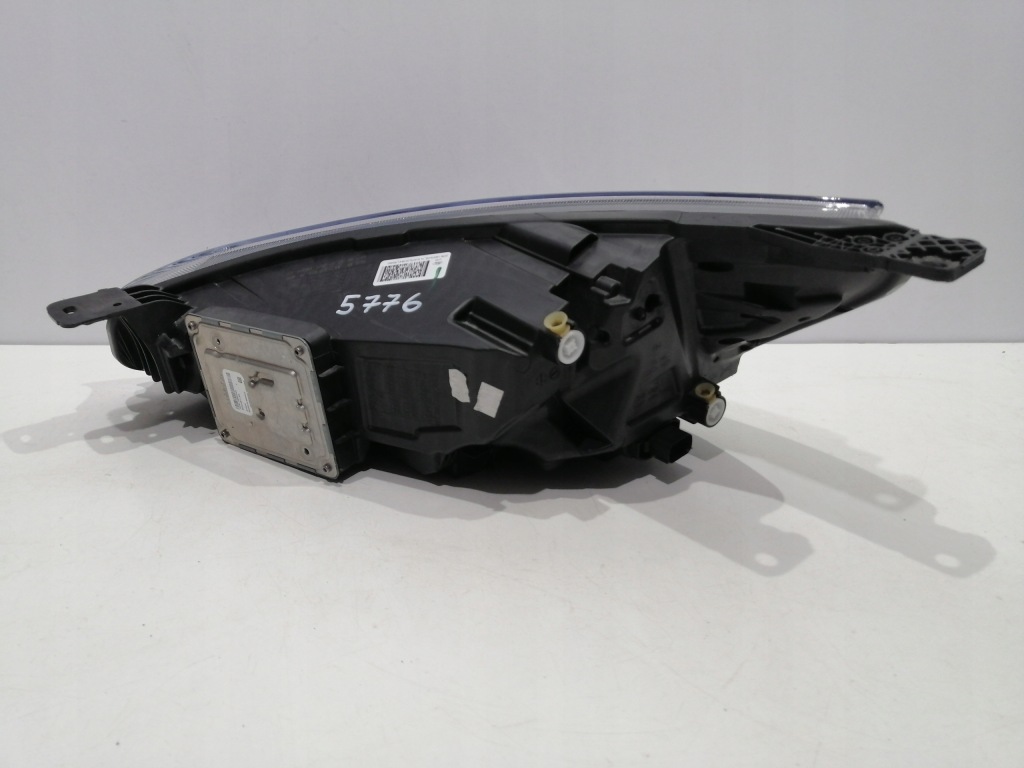 Ford focus iv mk4 фара full led правий przedina Оригінал