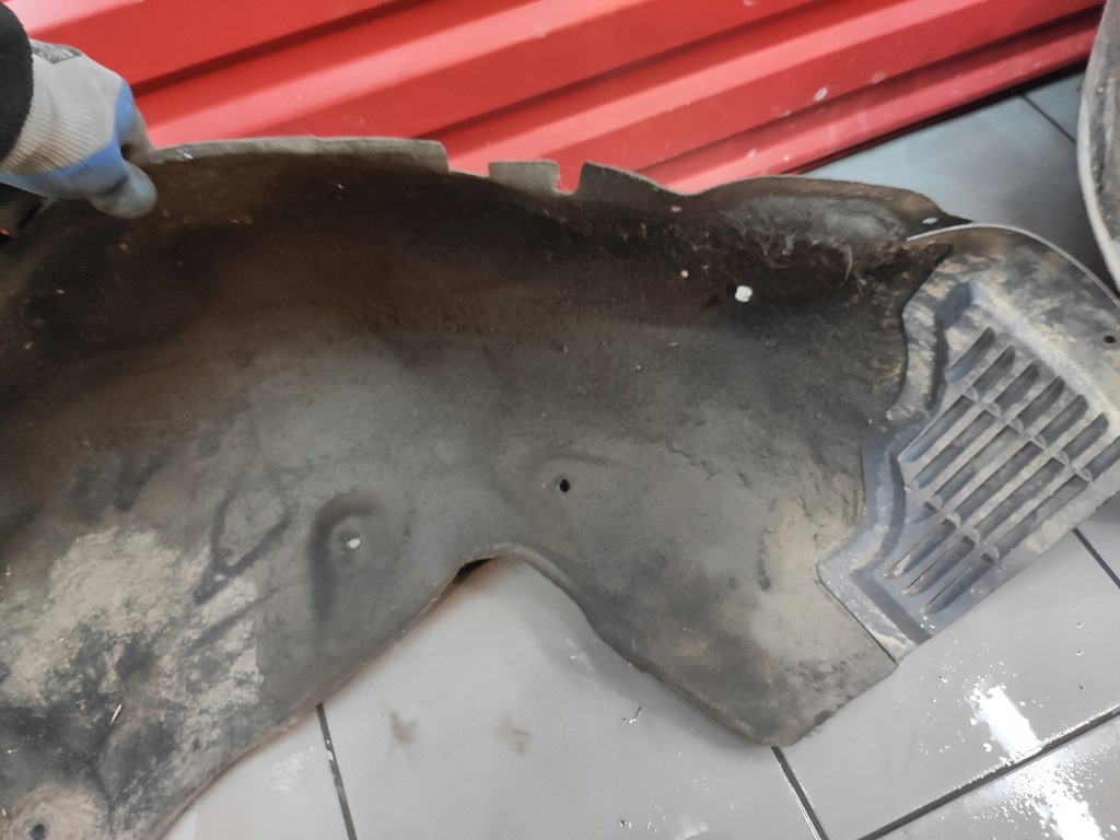 Mercedes r-klasa w251 підкрилок задні комплектна  ліва праві задній оригінал bdb в Україні