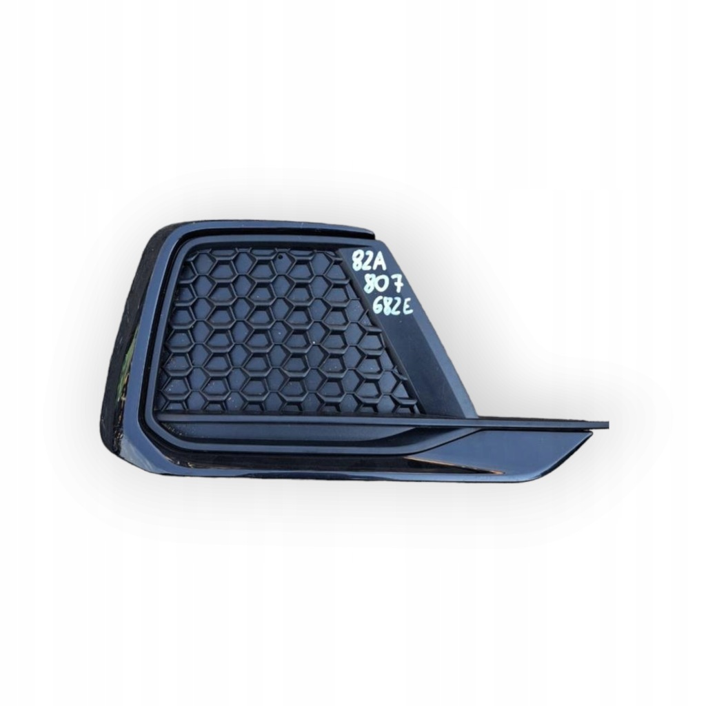 Купити Audi a1 2019-24 rok 82a807682e решітка бампера права